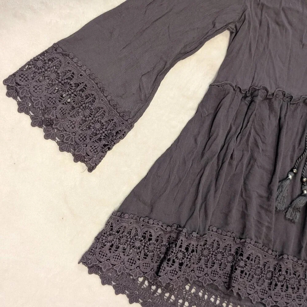 Knox Rose Gray Lace Blouse - Picture 3 of 8